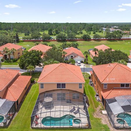 Large Spacious Home W Private Pool & Hot Tub Davenport Exteriör bild
