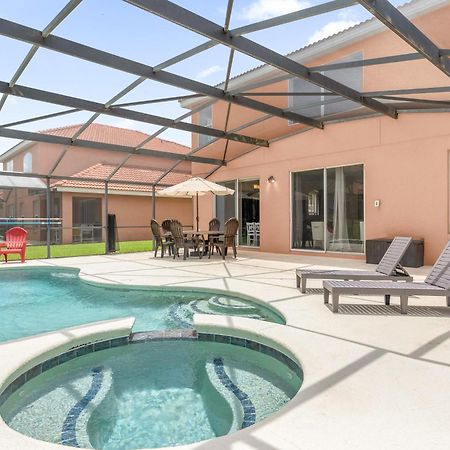Large Spacious Home W Private Pool & Hot Tub Davenport Exteriör bild