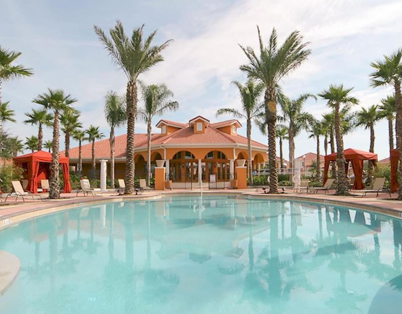 Large Spacious Home W Private Pool & Hot Tub Davenport Exteriör bild