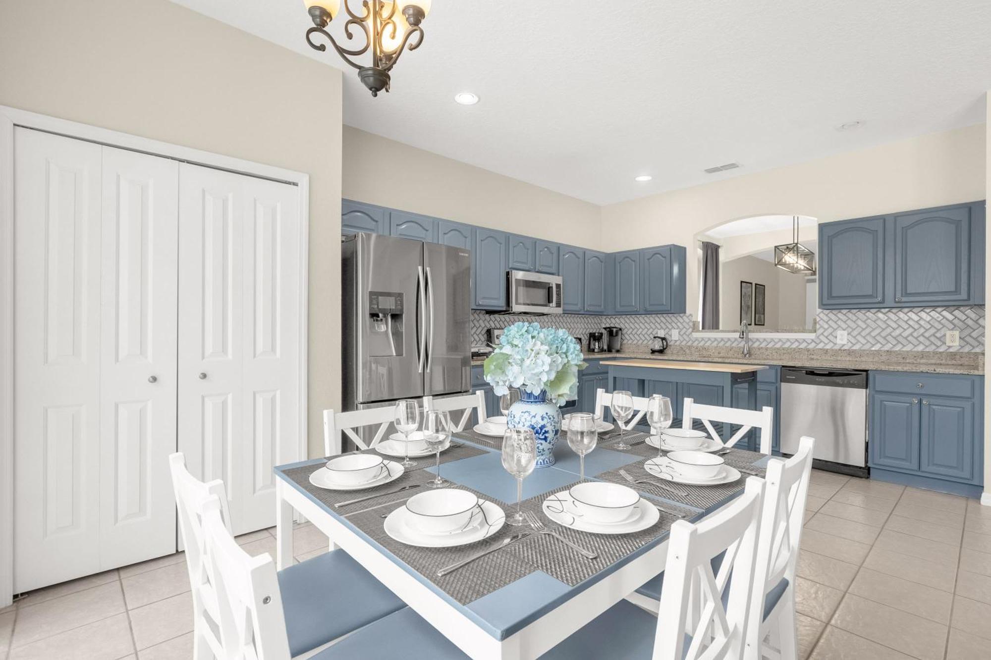 Large Spacious Home W Private Pool & Hot Tub Davenport Exteriör bild