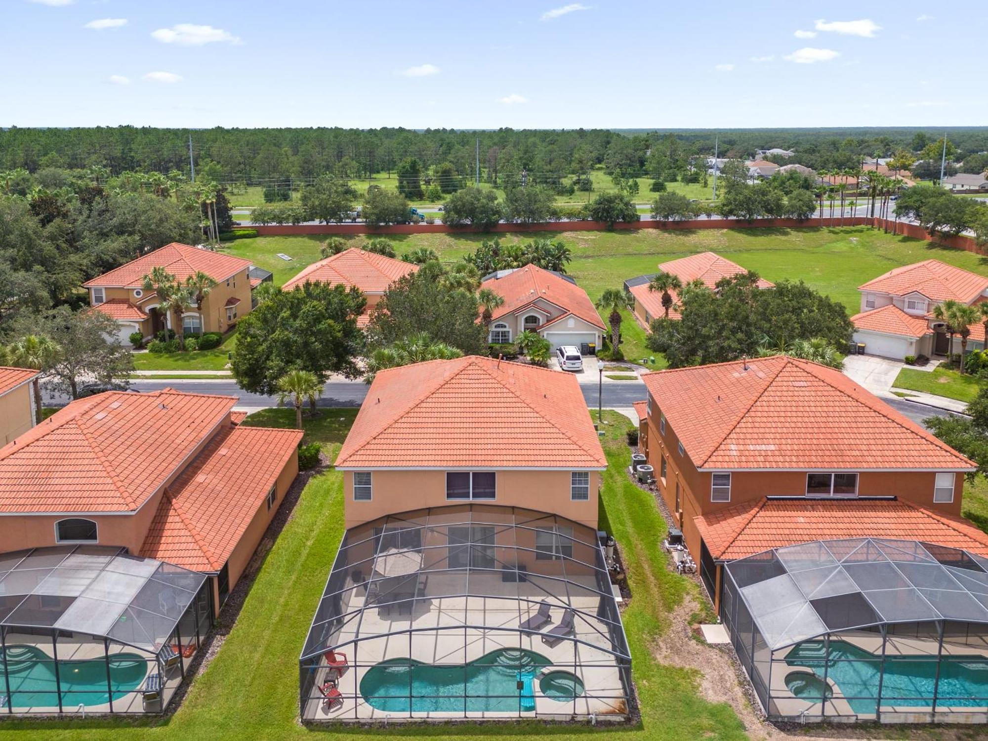 Large Spacious Home W Private Pool & Hot Tub Davenport Exteriör bild