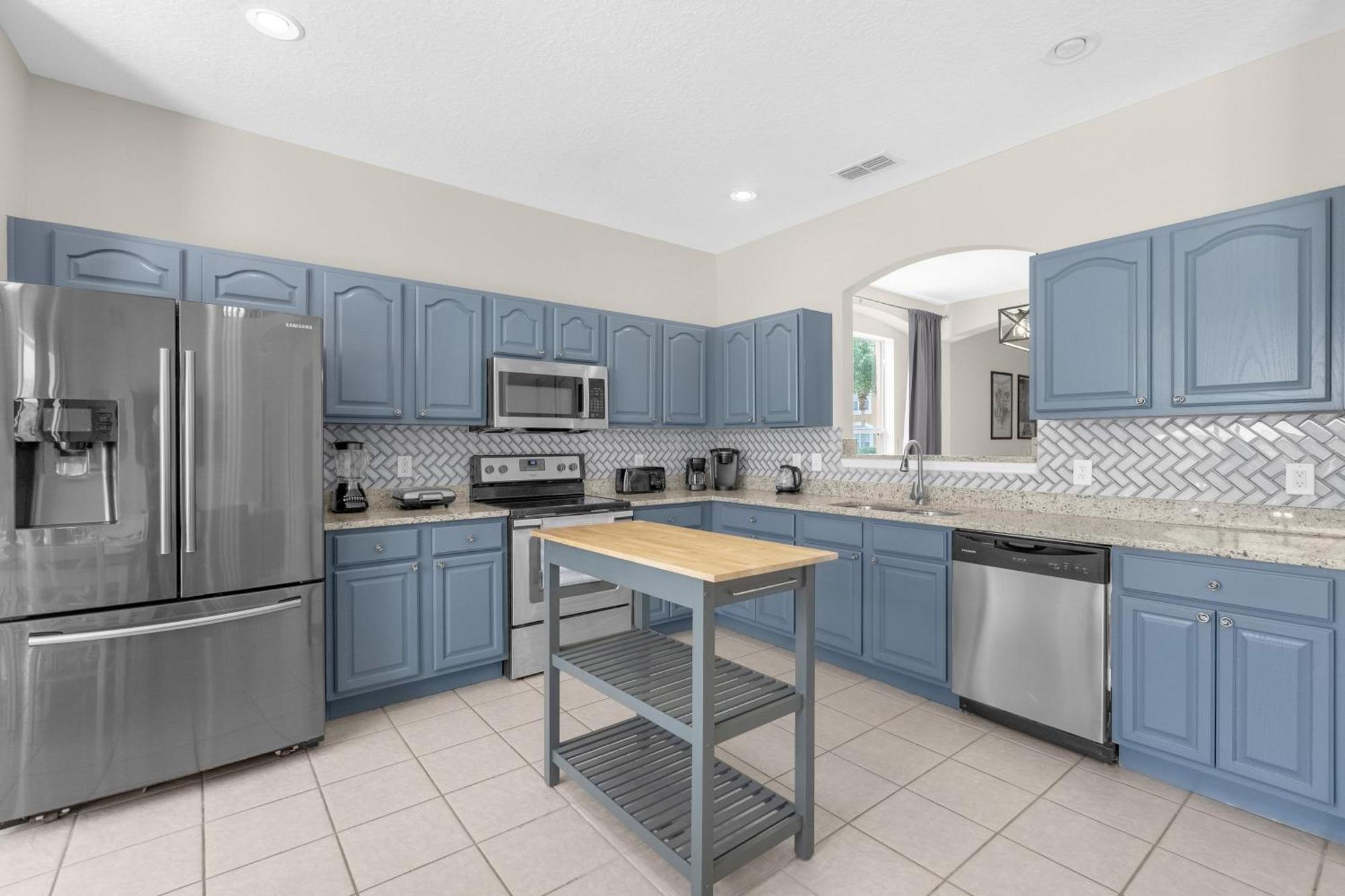 Large Spacious Home W Private Pool & Hot Tub Davenport Exteriör bild