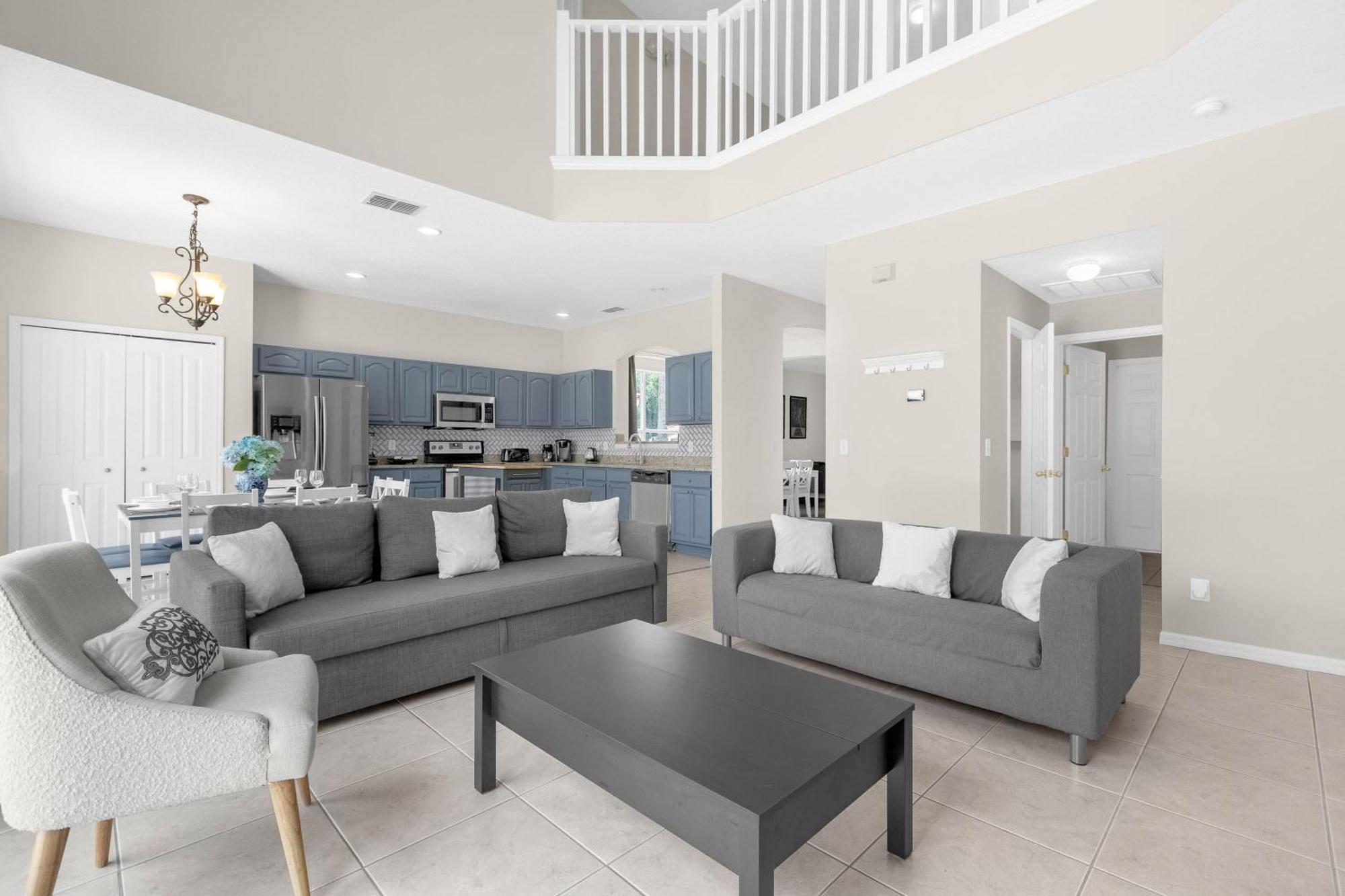 Large Spacious Home W Private Pool & Hot Tub Davenport Exteriör bild