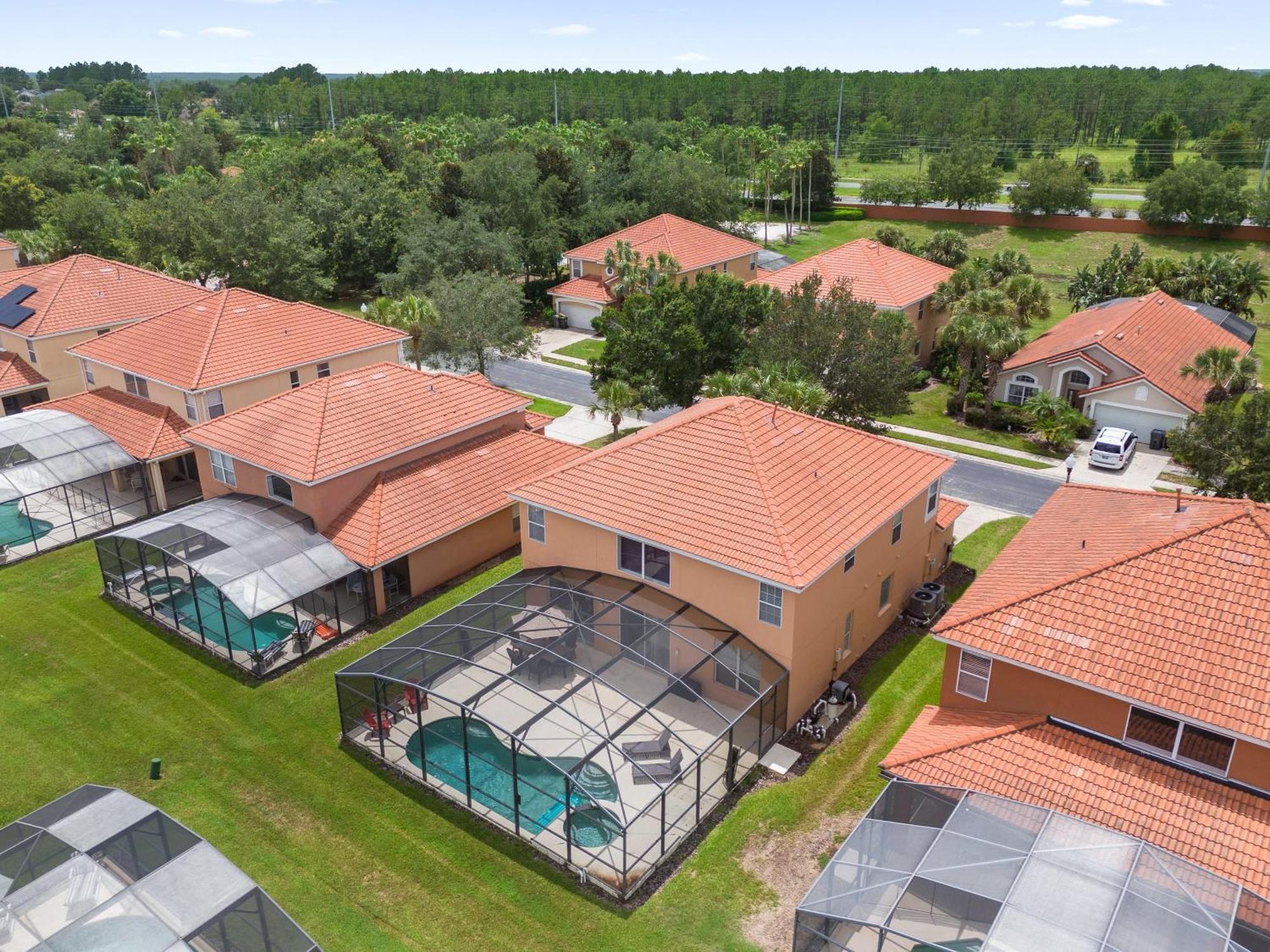 Large Spacious Home W Private Pool & Hot Tub Davenport Exteriör bild