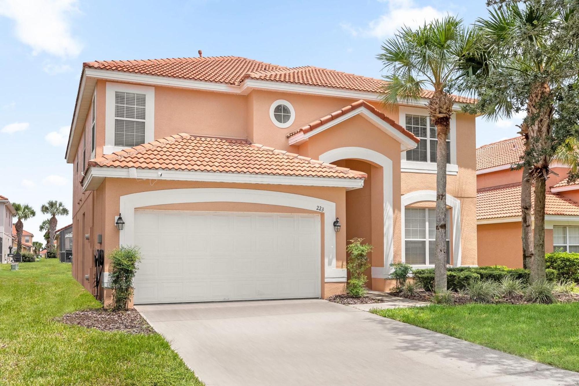 Large Spacious Home W Private Pool & Hot Tub Davenport Exteriör bild